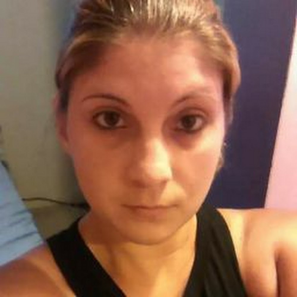 Meet your Posher, Corina